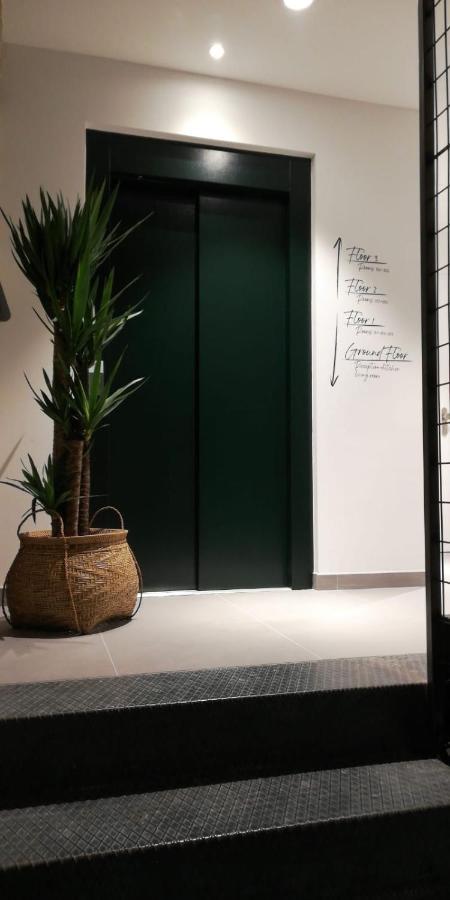 Vtz The Botanic Hostel Zaragoza Bagian luar foto